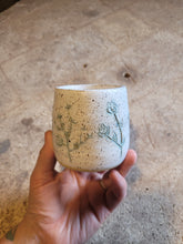 Load image into Gallery viewer, Wheel throwing class 8 WEEKS // Cours de tournage 8 SEMAINES