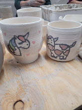 Load image into Gallery viewer, Wheel throwing class 8 WEEKS // Cours de tournage 8 SEMAINES