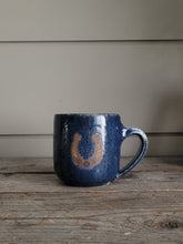 Charger l'image dans la galerie, #76 Blue Mug - Brown Horseshoe
