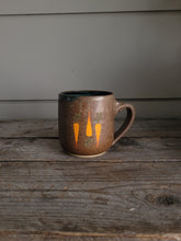 Charger l'image dans la galerie, #56 Carrot Mug - Green Inside
