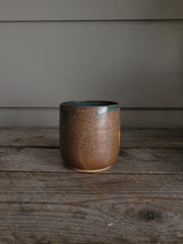 Charger l'image dans la galerie, #56 Carrot Mug - Green Inside
