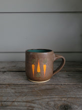 Charger l'image dans la galerie, #13 Carrot Mug - Green Inside
