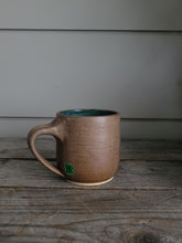 Charger l'image dans la galerie, #13 Carrot Mug - Green Inside
