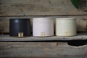 * PRE-ORDER * Starter Crock - BLACK