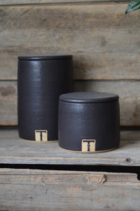 * PRE-ORDER * Starter Crock - BLACK