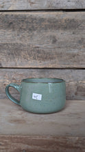 Charger l&#39;image dans la galerie, #233 - Green Heart Mug
