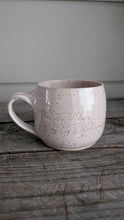 Charger l'image dans la galerie, Small Pink Cherub Mug
