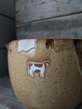 Charger l&#39;image dans la galerie, Cow Spout Mixing Bowl
