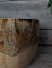 Charger l&#39;image dans la galerie, Cow Spout Mixing Bowl
